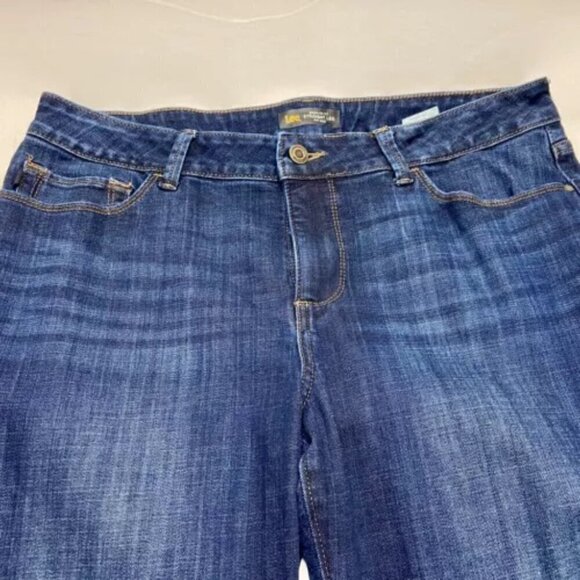 LEE Straight Leg Regular Fit Mid Rise Secretly Shapes Jeans Women's Sz 16 Short - Picture 11 of 11